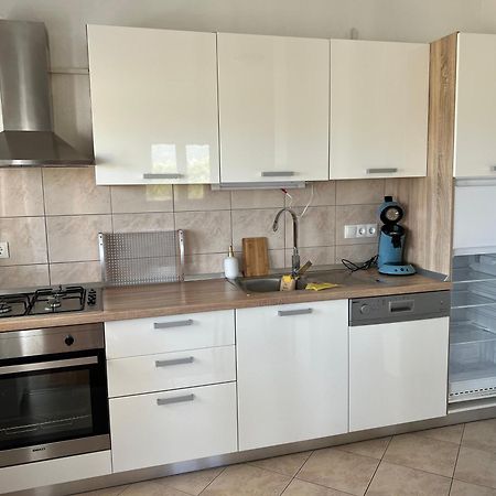 Seaview Apartments Lagetar Kaštel Novi Eksteriør bilde