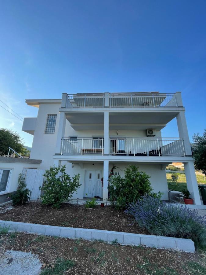 Seaview Apartments Lagetar Kaštel Novi Eksteriør bilde