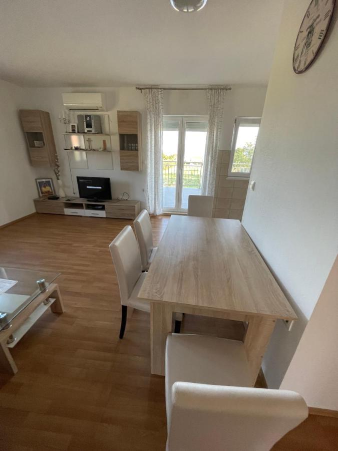 Seaview Apartments Lagetar Kaštel Novi Eksteriør bilde